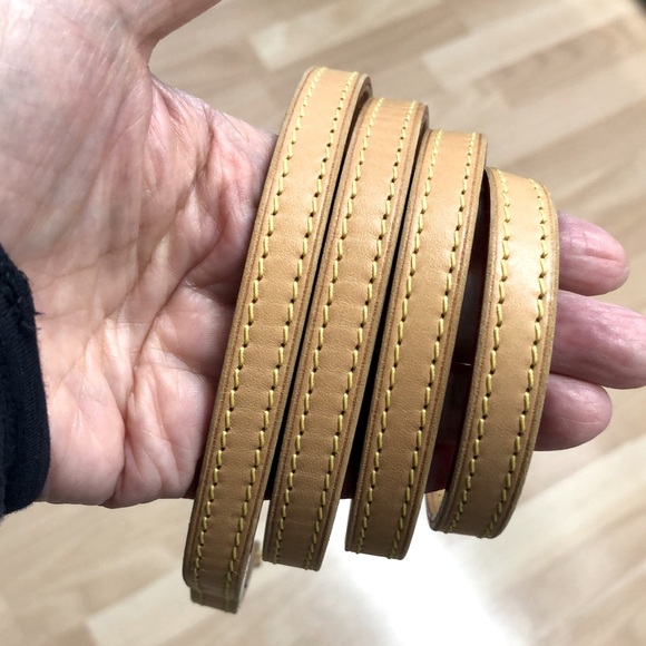 🌸🌸 RETIRED🌸🌸 Louis Vuitton Eva Crossbody - Picture 5 of 13